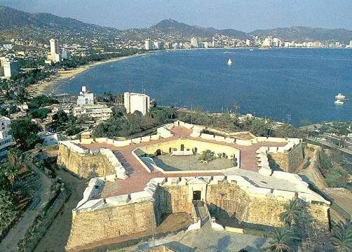 Kedu ebe na-atọ ụtọ bara uru nleta na acapulco? 9064_4