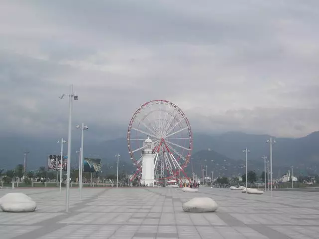 Batumi: Ania ka mga bisita, dili langyaw. 9212_2