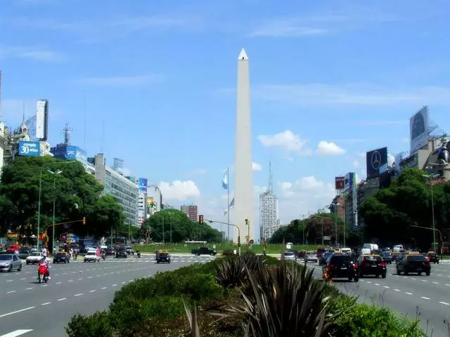 Waa maxay meelaha xiisaha leh ee mudan in la booqdo booqashada Buenos Aires?