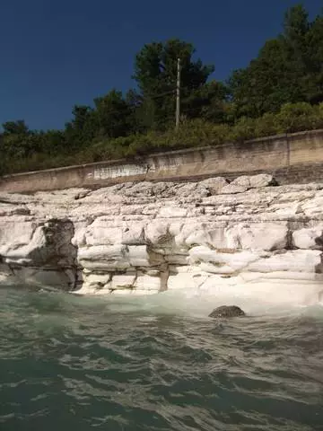 Likizo katika kijiji kizuri cha Abkhazia Cold River. 9604_2