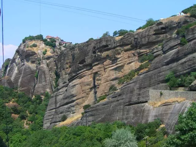 Τι εκδρομές για να επιλέξετε στο Kalambak; 9695_2