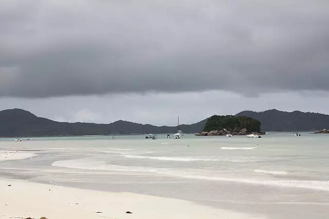 Kungani izivakashi zikhetha ama-Seychelles?