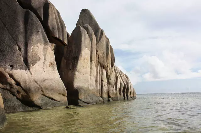 Kuruhuka hamwe nabana muri Seychelles: birakwiye kugenda?