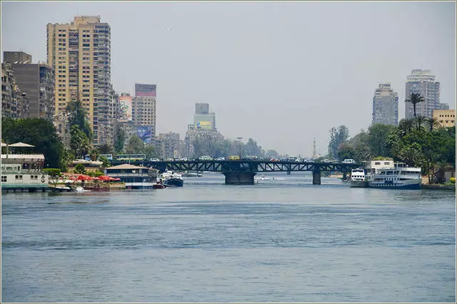 Cairo ແມ່ນເມືອງຂອງຕະຫຼາດ, ໂບດແລະຫໍພິພິທະພັນ. 9718_5