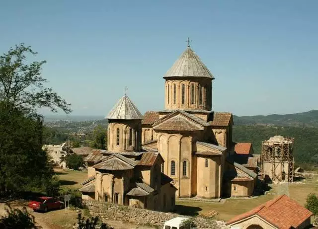 Τα πιο ενδιαφέροντα μέρη στο Kutaisi. 9762_7