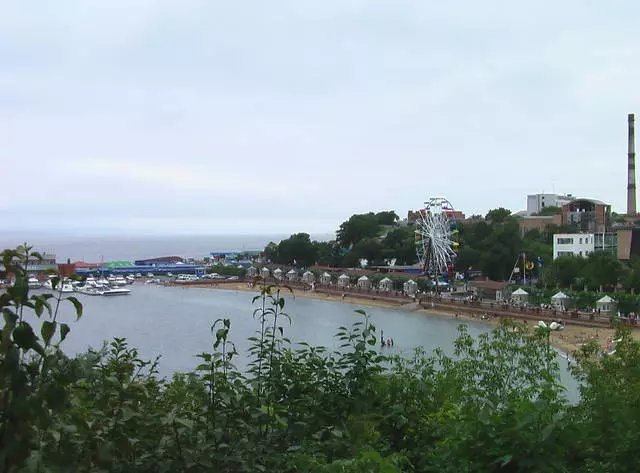 Vladivostok တွင်အဘယ်စိတ်ဝင်စားစရာကောင်းမှုကိုကြည့်ရှုနိုင်သနည်း။ 9798_3