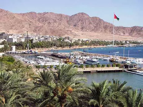 Aqaba satisfè kont fe anba dlo ak ansyen ri 9818_2