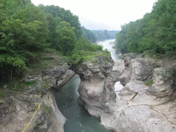 สถานที่ที่น่าสนใจที่สุดใน Maykop